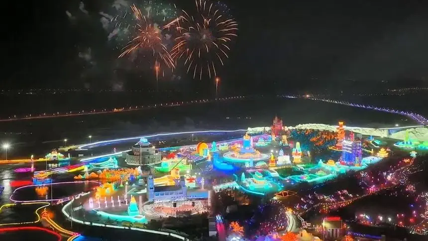 热雪沸腾的我们：青春激情与情感碰撞的冒险之旅